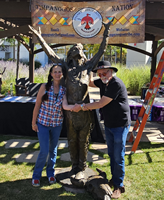 Wakara Statue with 5th greatgranddaughter of Chief Wakara Jamie, and Phillip B Gottfredson